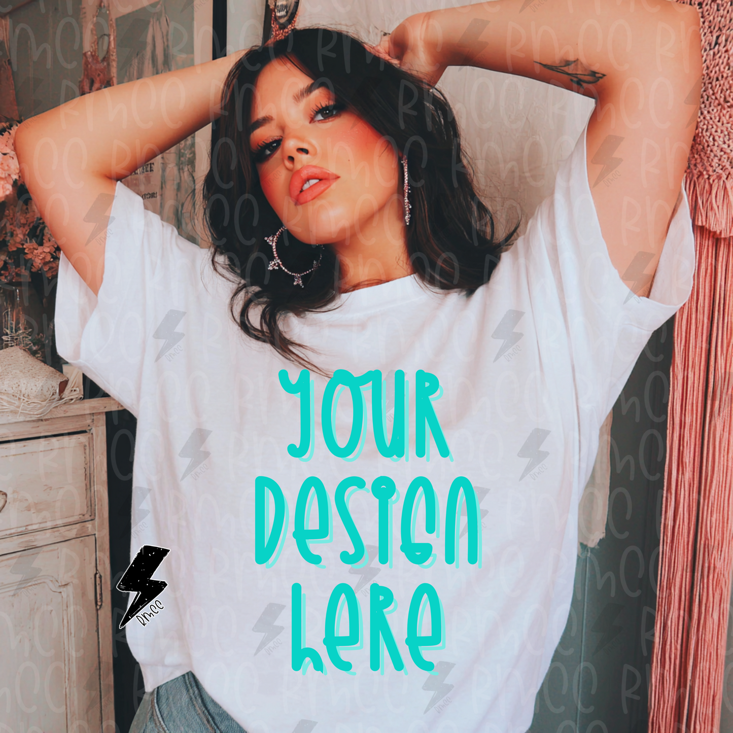 Mock Up | White T-shirt