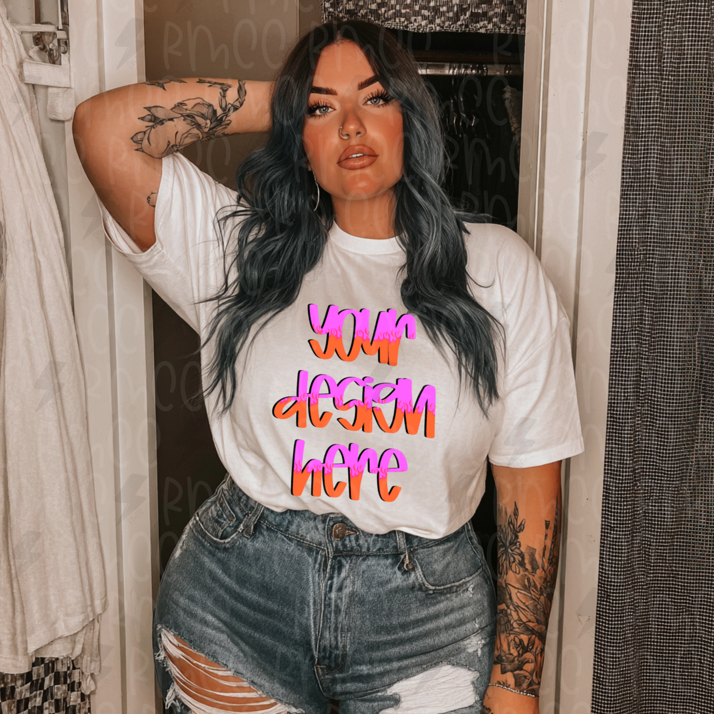 Mock Up | White T-shirt