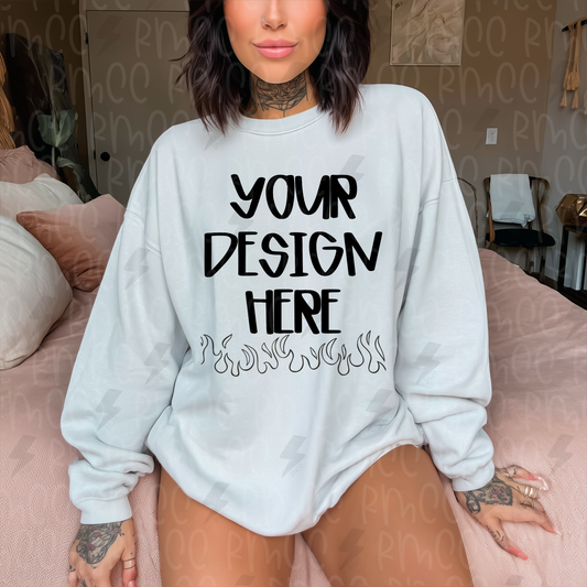 Mock Up | White Sweatshirt