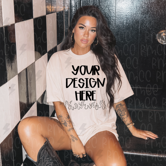 Mock Up | White T-shirt