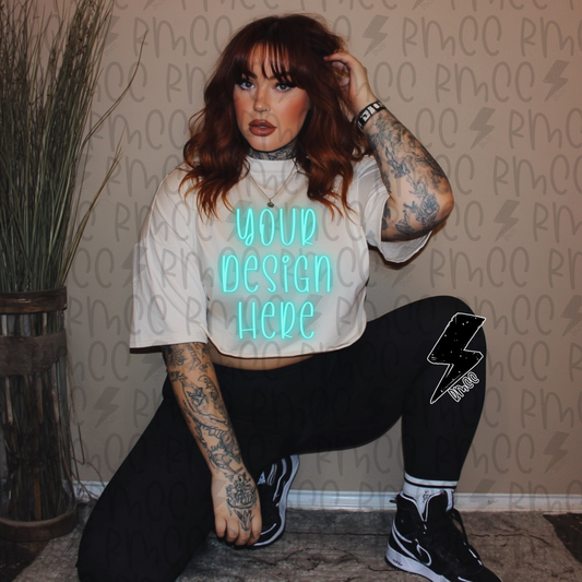 Mock Up | White T-shirt | cropped | Plus Size