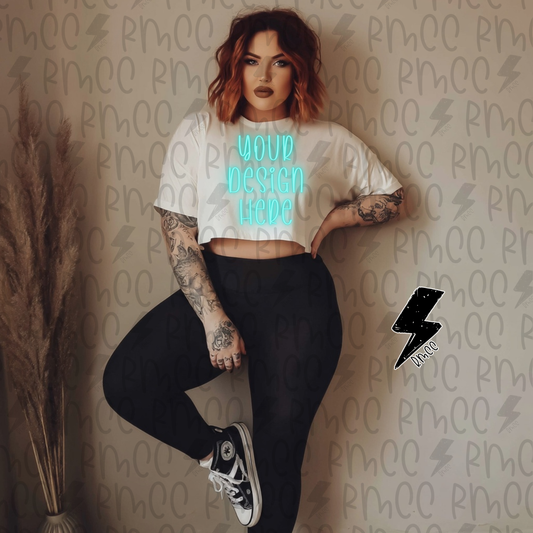 Mock Up | White T-shirt | cropped | Plus Size