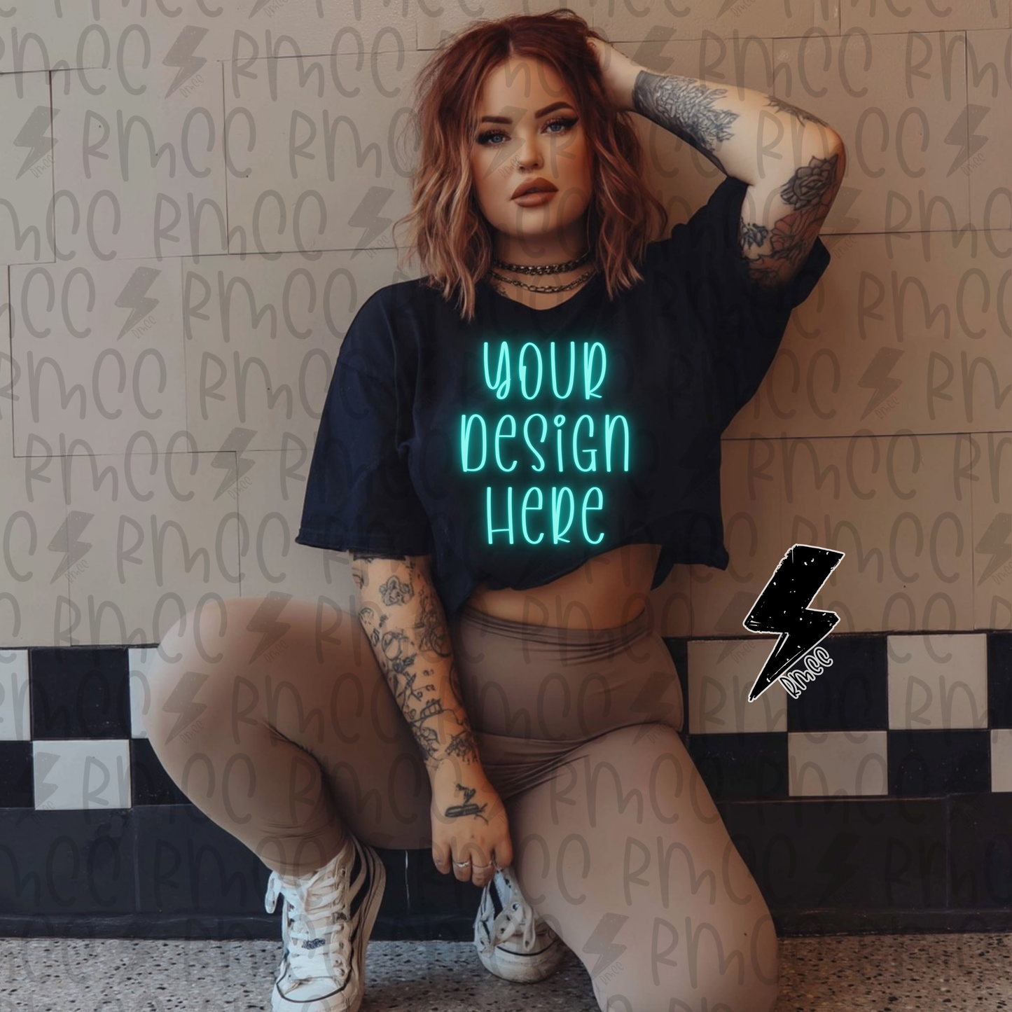 Mock Up | Black T-shirt | cropped | Plus Size