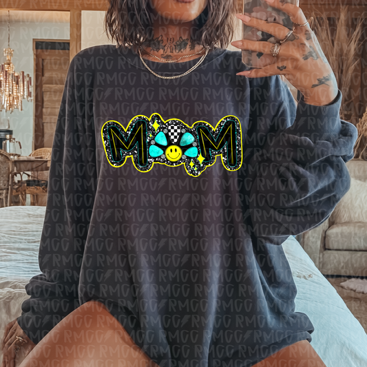 Turquoise smiley mom | PNG