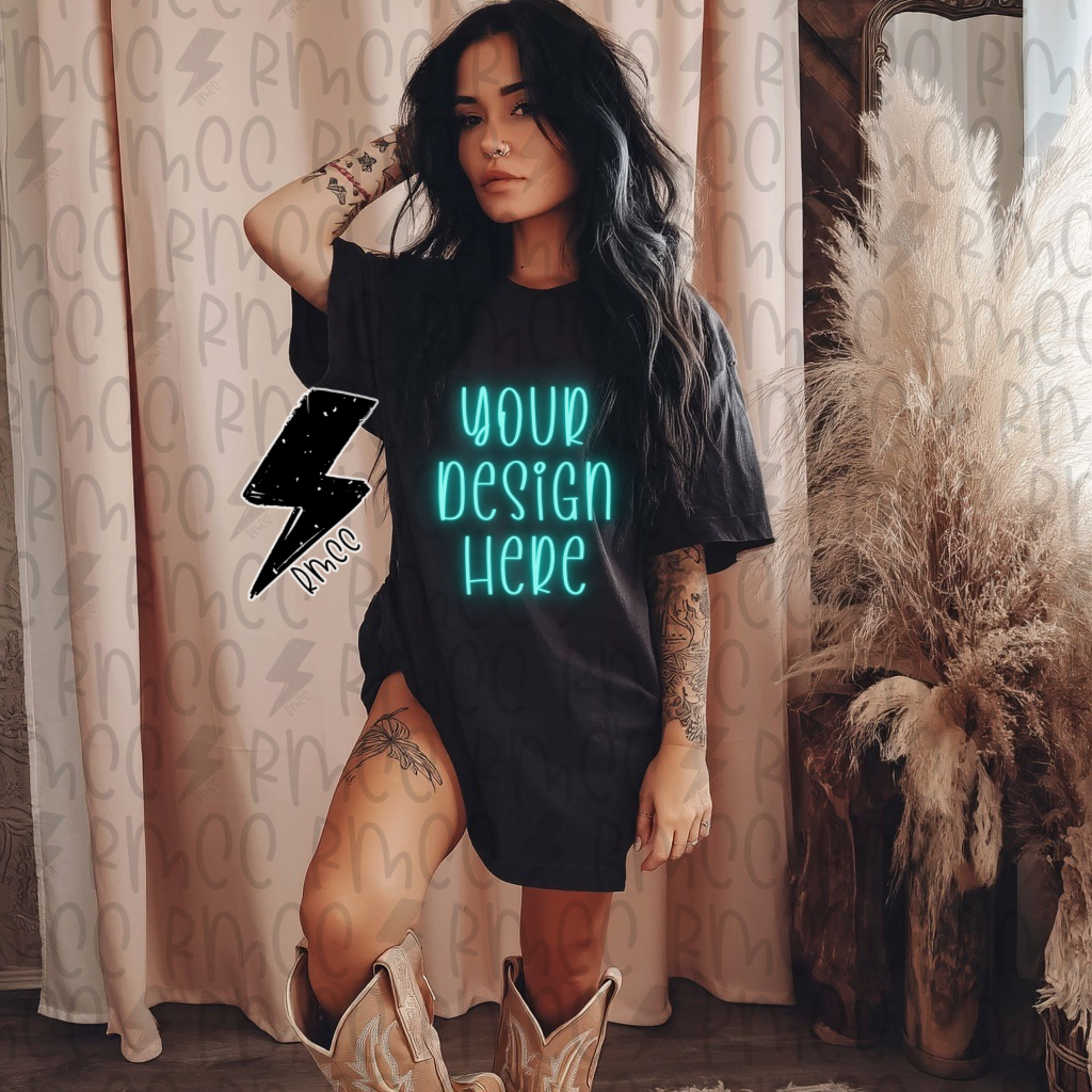 Mock Up | Black T-shirt