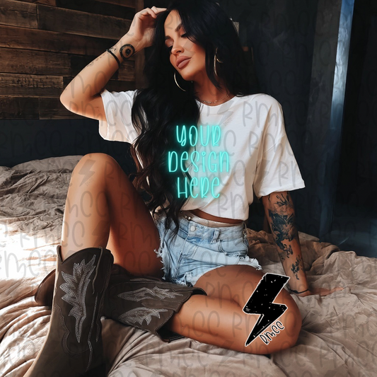 Mock Up | White T-shirt