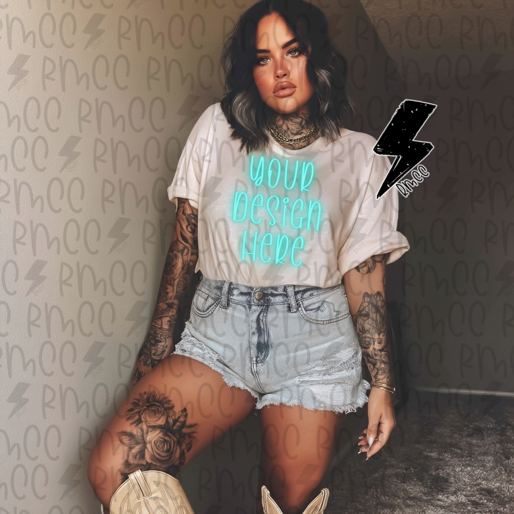 Mock Up | White T-shirt