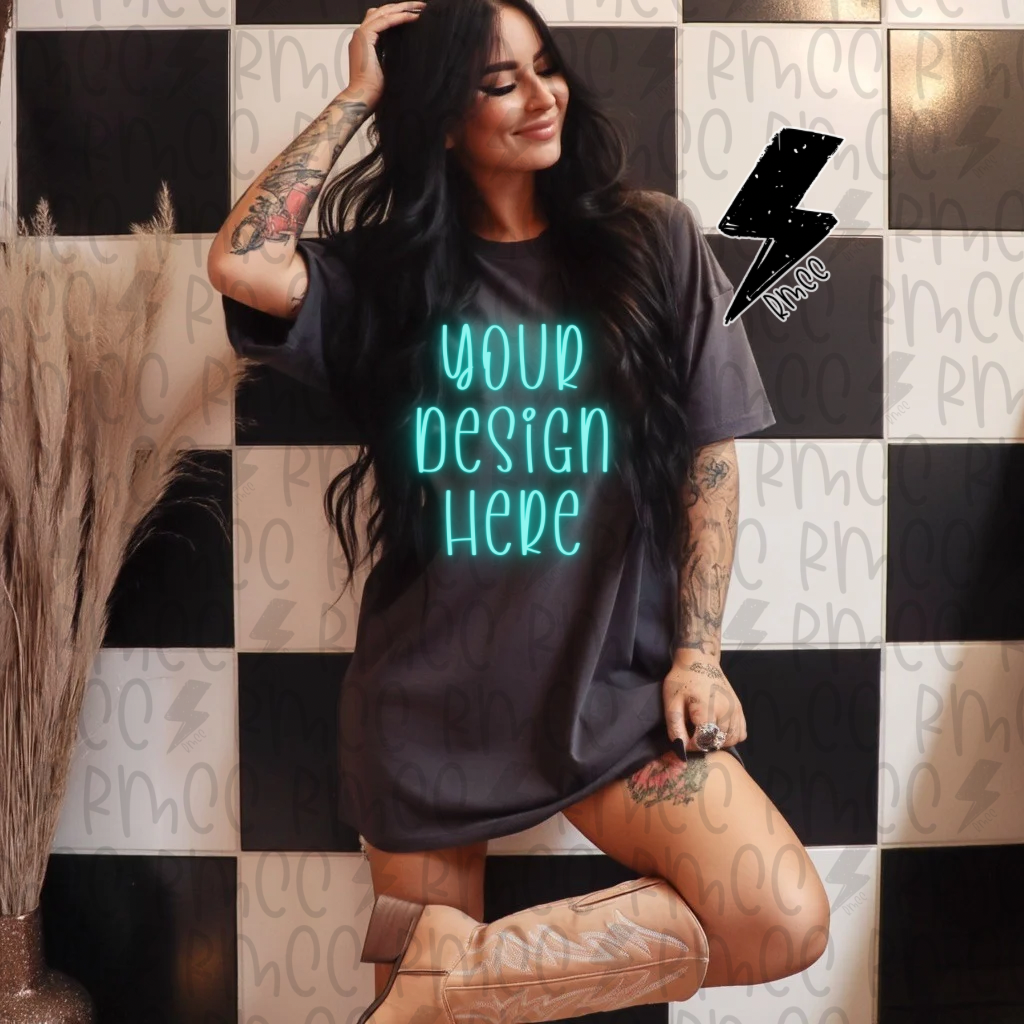 Mock Up | Black T-shirt